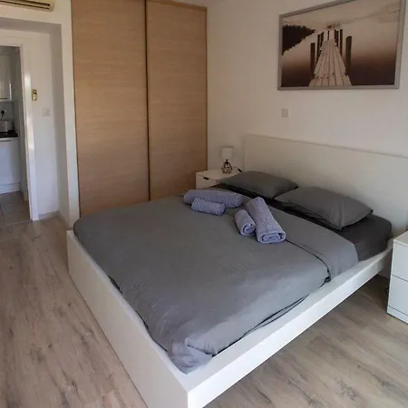 דירה Palm Beach One Bedroom לימסול